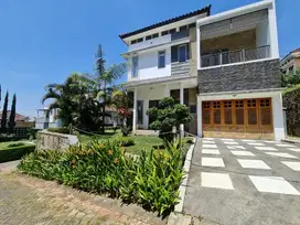 Rumah villa eksklusif agro kusuma pinus kota batu