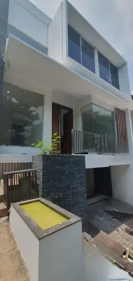 Rumah Mitra Gading Villa, Kelapa Gading Luas 10x20,5m2