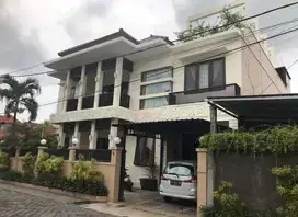 Dijual rumah megah lantai 3 lokasi sunset road kuta