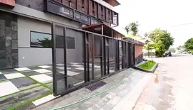 0387 - Dijual Rumah Manyar Kertoadi SHM 2 Lantai LT 340 m KT 6 KM 7