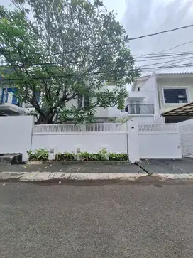 RUMAH FURNISHED PRIME AREA DEKAT SCBD & BLOK