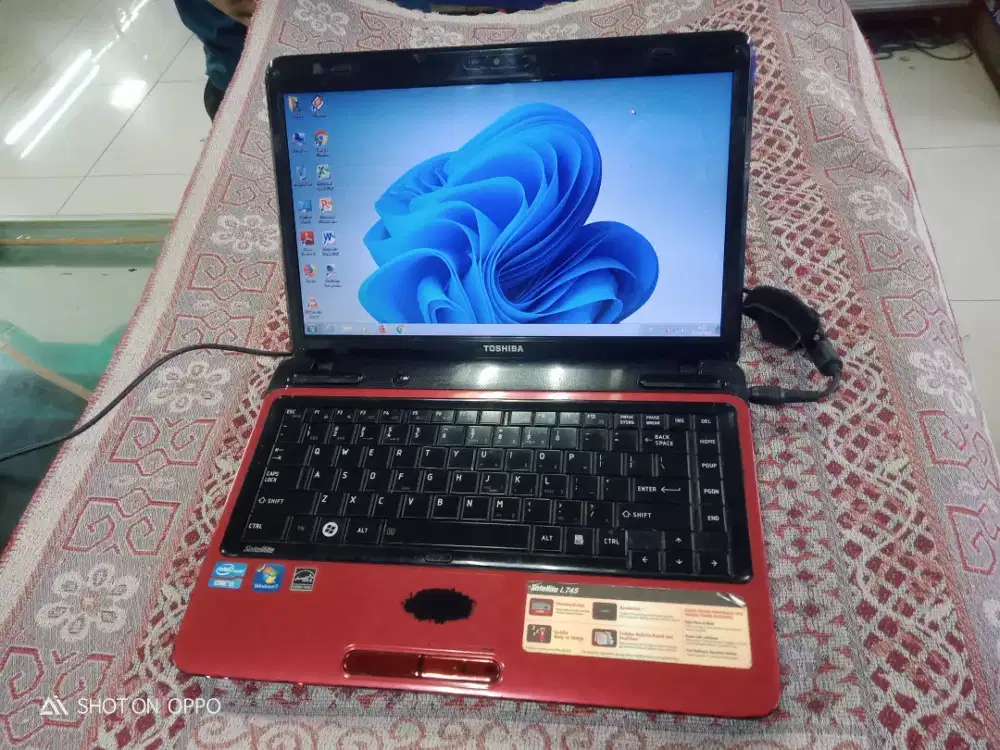 LAPTOP TOSHIBA CORE I3 RAM 6GB MURAH SIAP PAKAI NO MINUS