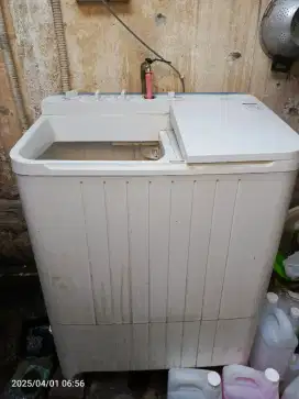 Mesin cuci 2 tabung Toshiba Laundrina 7,5 Kg