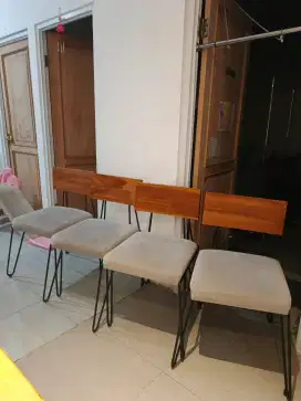 Kursi Makan / Bangku Makan / Kursi duduk untuk meja makan