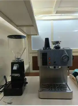 Mesin kopi Espresso Latina Primo + Coffee Grinder