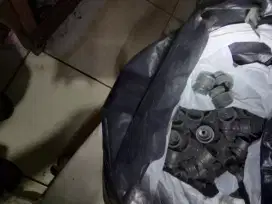 Isolator Listrik bahan plastik warna hitam
