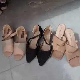 sepatu sandal wanita kondisi bagus sesuai gambar harga per 1 pasang