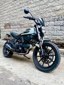 DUCATI SCRAMBLER SIXTY2 400 Low KM Fullspek