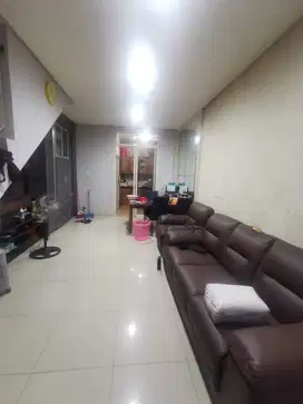 Rumah Greenlake city type 4x15 2lantai SHM Rapi Furnish posisi bagus