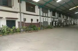 Lokasi strategis . Pabrik di Raya Kepatihan