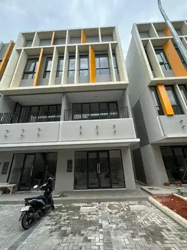 Ruko Hoek BrandNew 3lantai di The Loop BSD City
