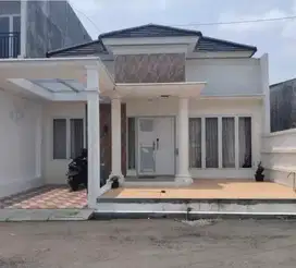 Rumah Hook Sejuk Purwokerto Utara Nempel Gerbang Perumahan