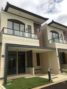 di sewakan rumah 4 kamar tidur di Lavon cluster allura