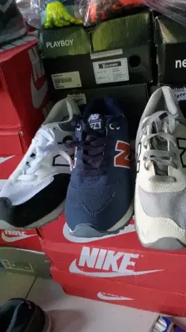 Sepatu Adidas and NB