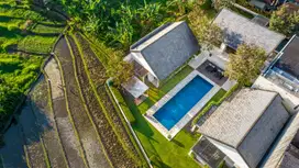 4 BEDROKMS VILLA EDOS IN TUMBAK BAYUH FOR RENT