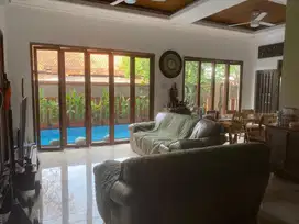 Rumah etnik di Kayu Putih dengan private swimming pool