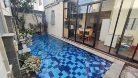 Townhouse di Kemang - Pejaten area with private swimming pool