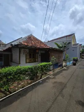Rumah Lama Hitung Tanah Di Rawamangun Jakarta Timur