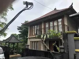 DIJUAL RUMAH LANTAI 2 SEMI VILLA LOKASI DENPASAR UTARA