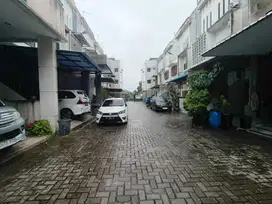 Komplek Griya Palace Daerah Karya - Amir Hamzah JUAL RUGI