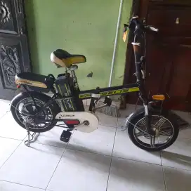 Sepeda listrik selis