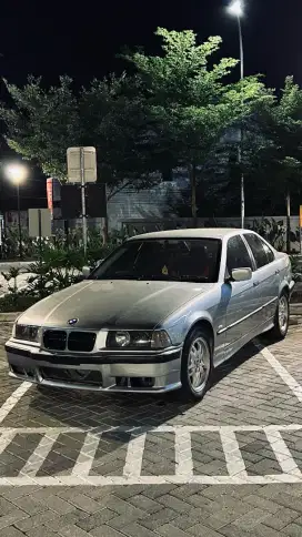 MOBIL BMW E36 323i