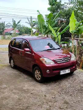 Avanza g merah 2005