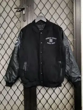 Jaket varsity kulit