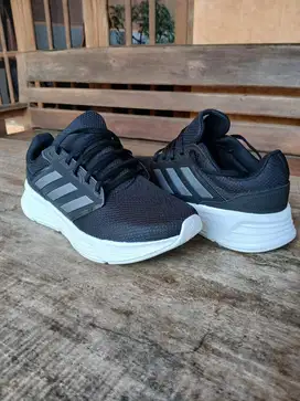 Adidas Galaxy 6 sepatu lari black hitam