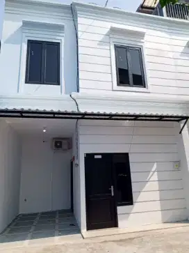 Rumah Minimalis 2-lantai di Daerah Kebagusan, Pasar Minggu