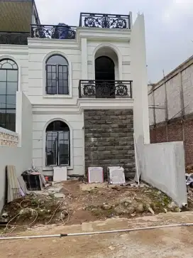 Rumah classic Hanya 5 menit dari lrt harjamukti