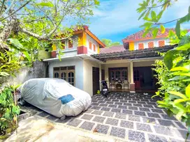 rumah nyaman lahan luas 417 m2 di solo baru area