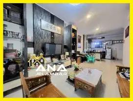 ANA RUMAH BAGUS SEMI FURNISHED 7.3x10.6M² DI JELAMBAR