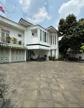 JUAL RUMAH MEWAH 2 LANTAI SIAP HUNI DI BANGKA KEMANG JAKARTA SELATAN