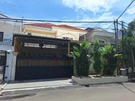 DIJUAL RUMAH BAGUS SEMI FURNISH DI JALAN BOULEVARD TAMAN PALEM