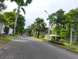 Tanah Kavling Pakuwon indah Imperial ABD dekat kolam angsa, graha fami