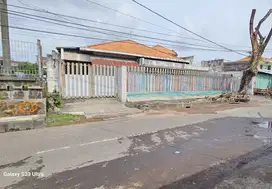Rumah lama hitung tanah area komersial Sam Ratulangi