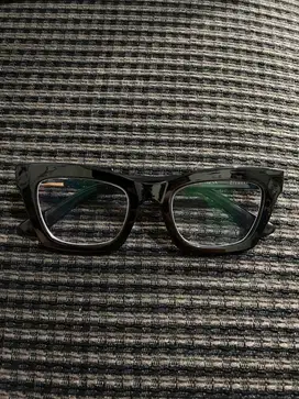 Sunglasses Like new
