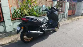 Yamaha Xmax low km,