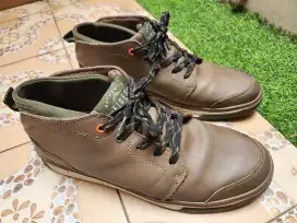 Sepatu eiger bambara