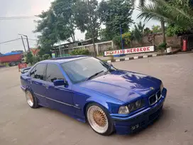 BMW 320i 1995 Bensin