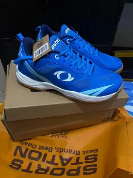 Sepatu bulutangkis Astec size 42 masih baru lokasi Makassar
