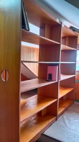 Rak buku/display, cek deskripsinya.