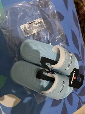 Sendal Airwalk size 40 masih baru lokasi Makassar