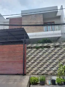 Rumah Mewah Siap Huni Lt. 150 Di Puri Indah Jakarta Barat