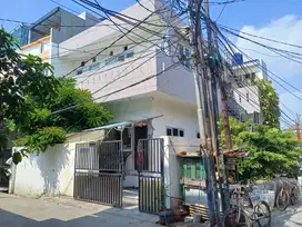 RUMAH HOEK 2 LANTAI JELAMBAR