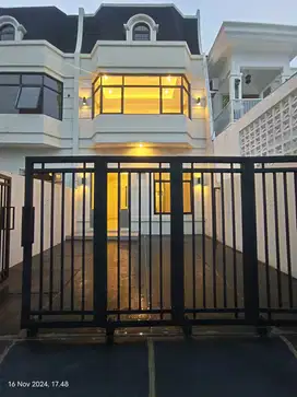 Dijual Rumah 2 Lantai Type American Classic di Depok Aleeka Town House