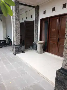 Disewakan Rumah Renon