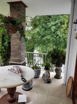 Dijual  Rumah di jl Ciumbuleuit Bandung utara