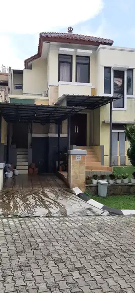 Rumah siap huni full furnished di Rancamaya Cluster Istana Bunga